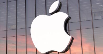 Apple users may get up to $100 from a $95M Siri privacy settlement. Find out who qualifies, how to file a claim, and the deadline to apply.